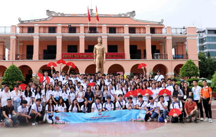 Young overseas Vietnamese write next chapter of peace